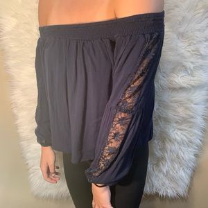 HOLLISTER OFF THE SHOULDER TOP